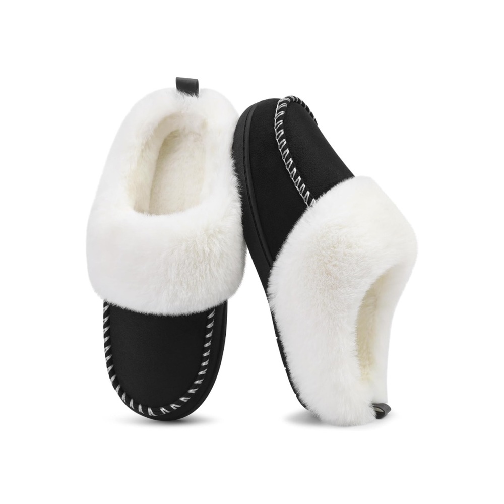 NWT Cozy Black and White Fur Slippers Size XL